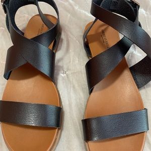American eagle sandals